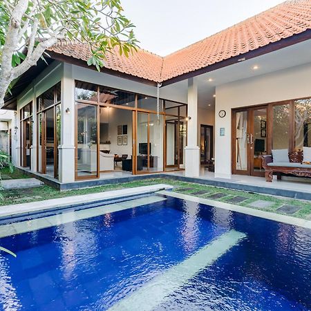 Mahayana Villa Batu Belig - Close To The Beach Canggu  Exterior photo
