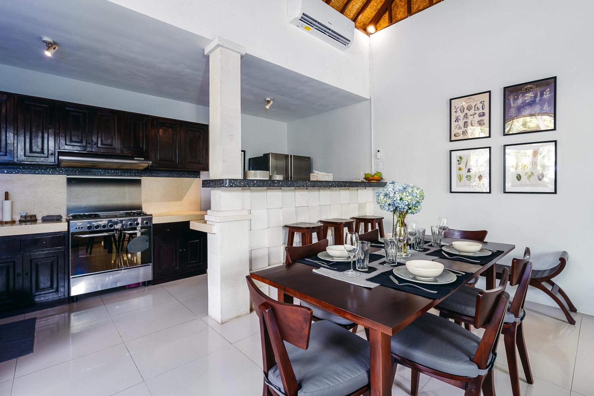 Mahayana Villa Batu Belig - Close To The Beach Canggu  Exterior photo